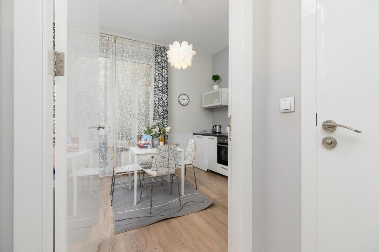 Central Planty Park Apartment Lobzowska By Noclegi Renters 크라쿠프 외부 사진