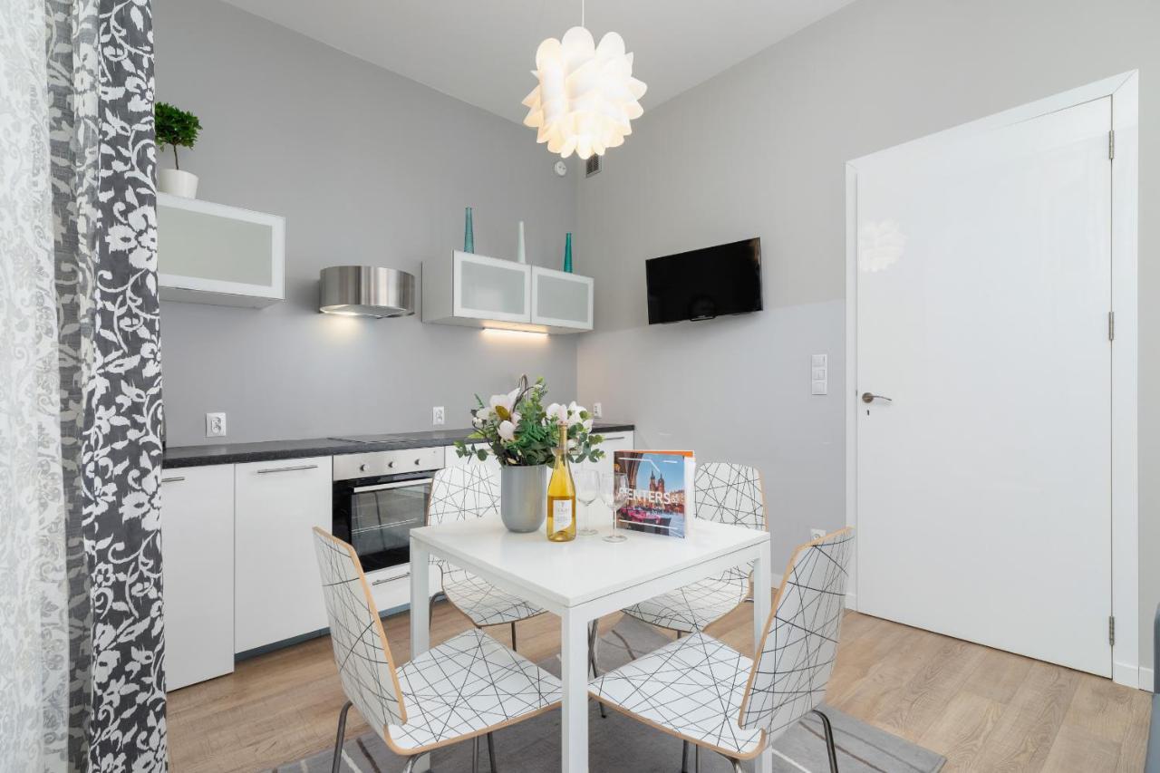 Central Planty Park Apartment Lobzowska By Noclegi Renters 크라쿠프 외부 사진
